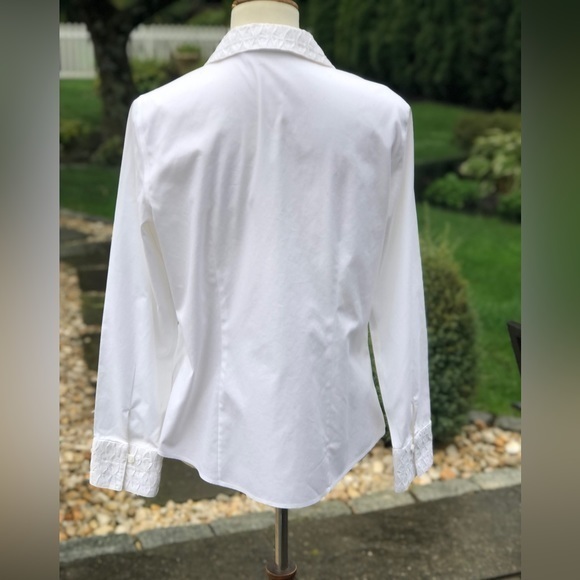 Chico’s no iron women’s white button down top - Picture 4 of 9